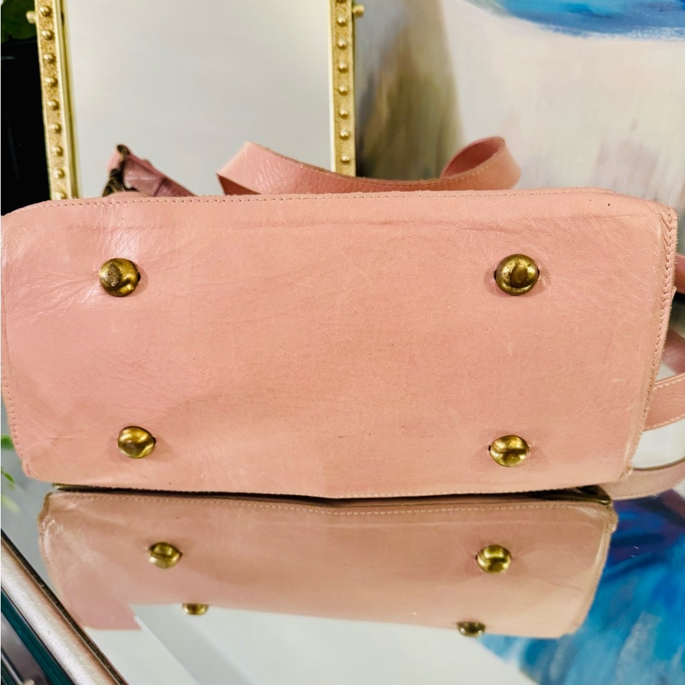 Aaenta Pink Leather Shoulder Bag - Picture 4 of 10
